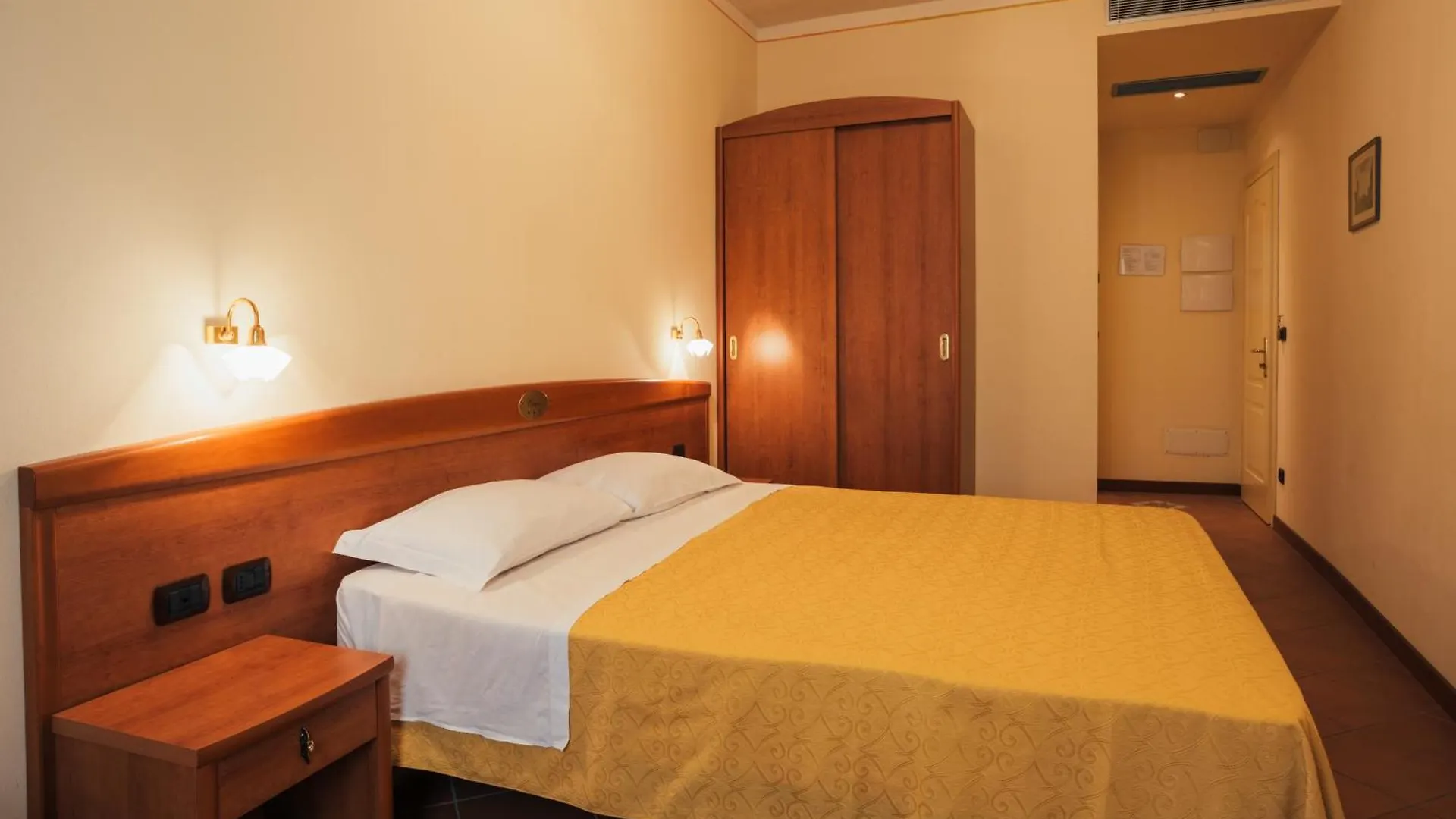 ホテル Albergo Cane ドッツア